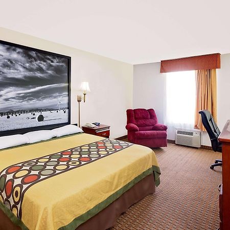 Super 8 By Wyndham Plainview Hotel Bagian luar foto