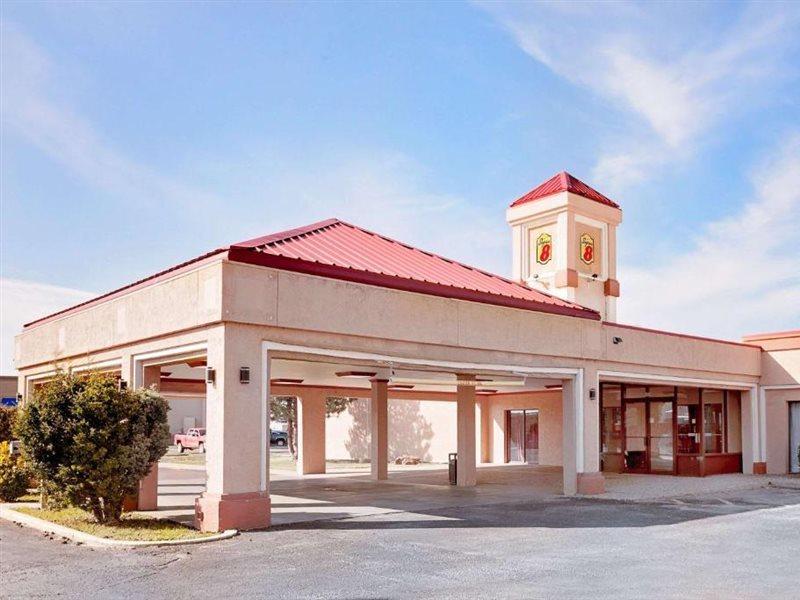 Super 8 By Wyndham Plainview Hotel Bagian luar foto