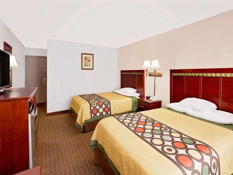 Super 8 By Wyndham Plainview Hotel Bagian luar foto