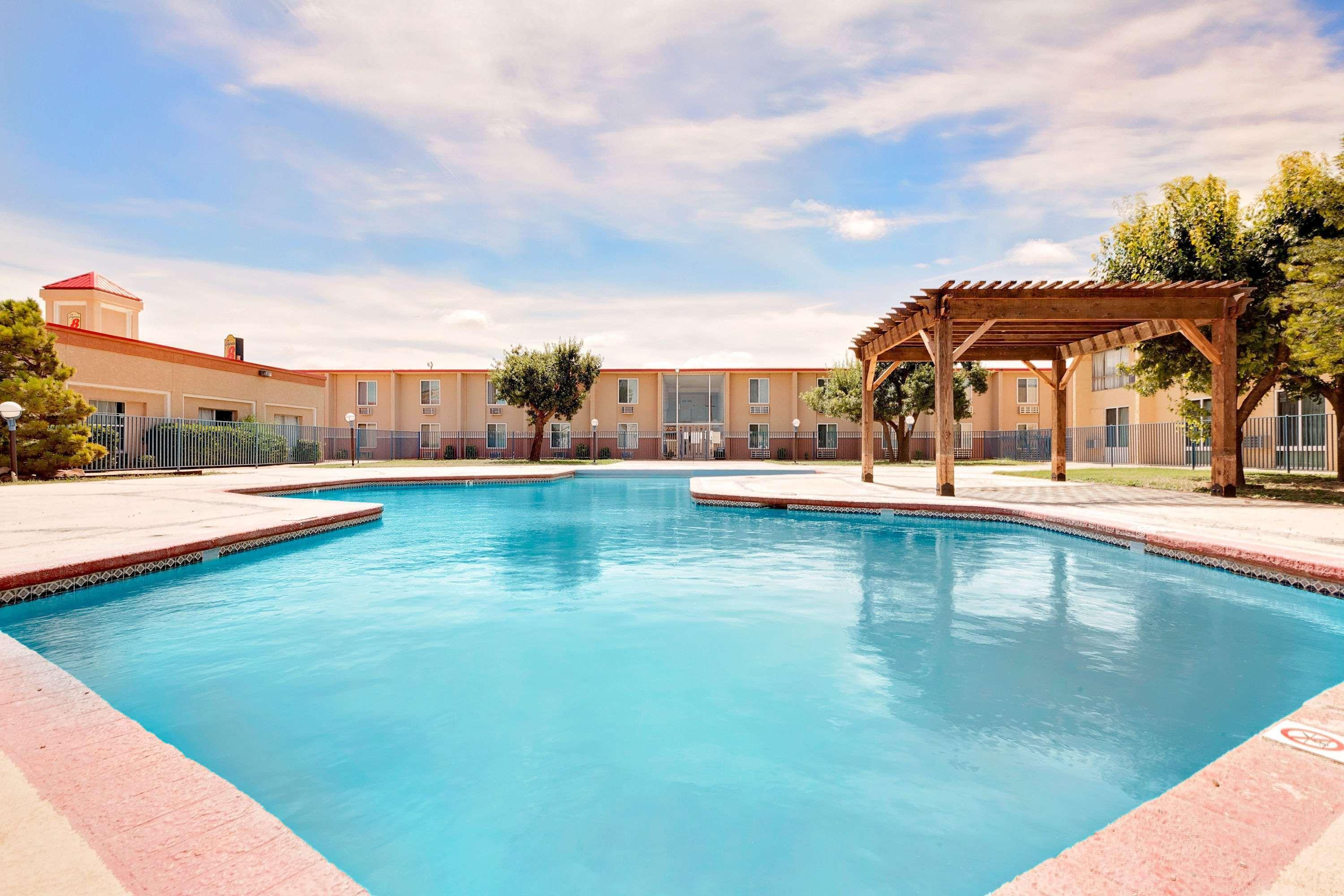 Super 8 By Wyndham Plainview Hotel Bagian luar foto
