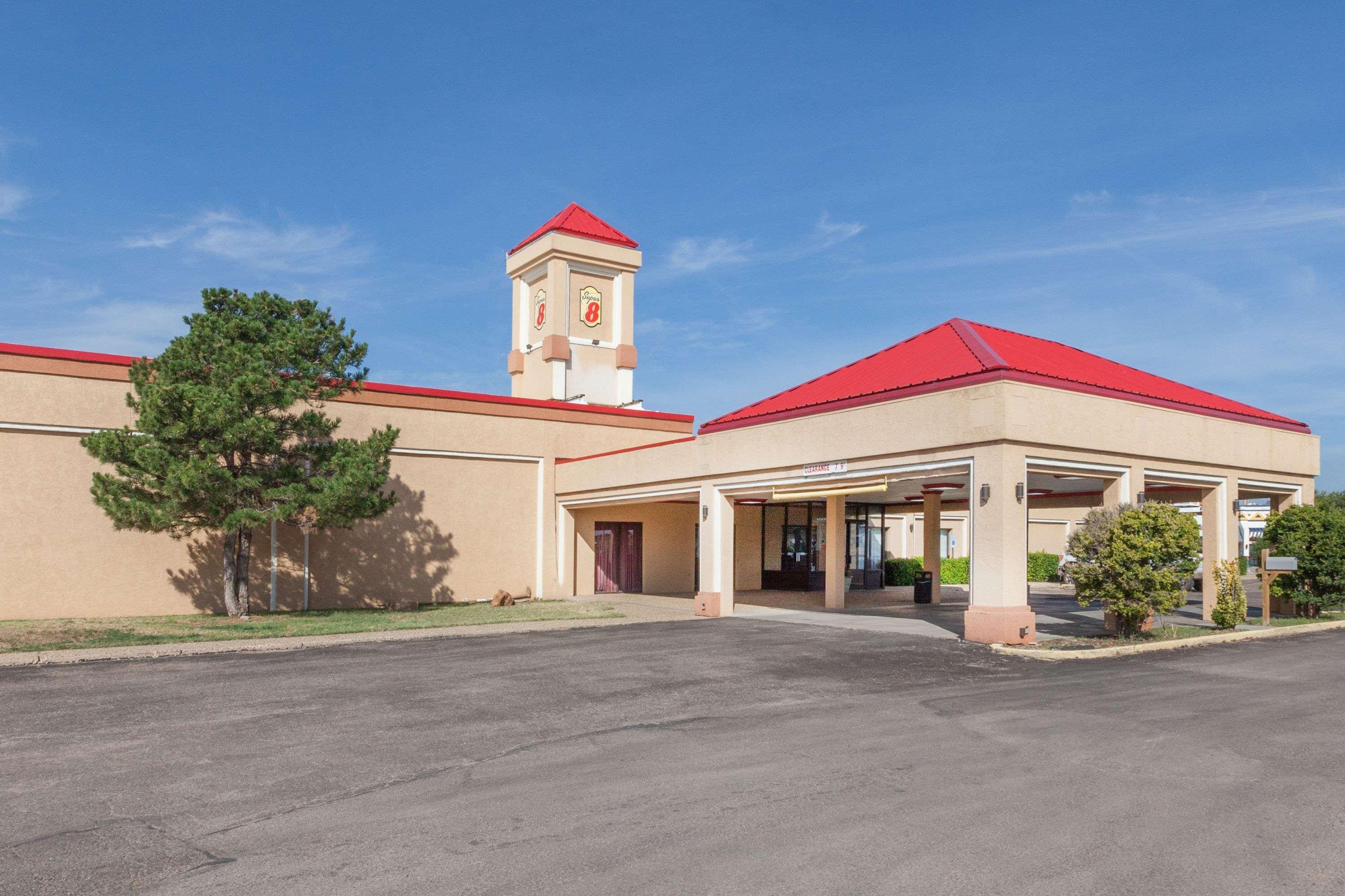 Super 8 By Wyndham Plainview Hotel Bagian luar foto