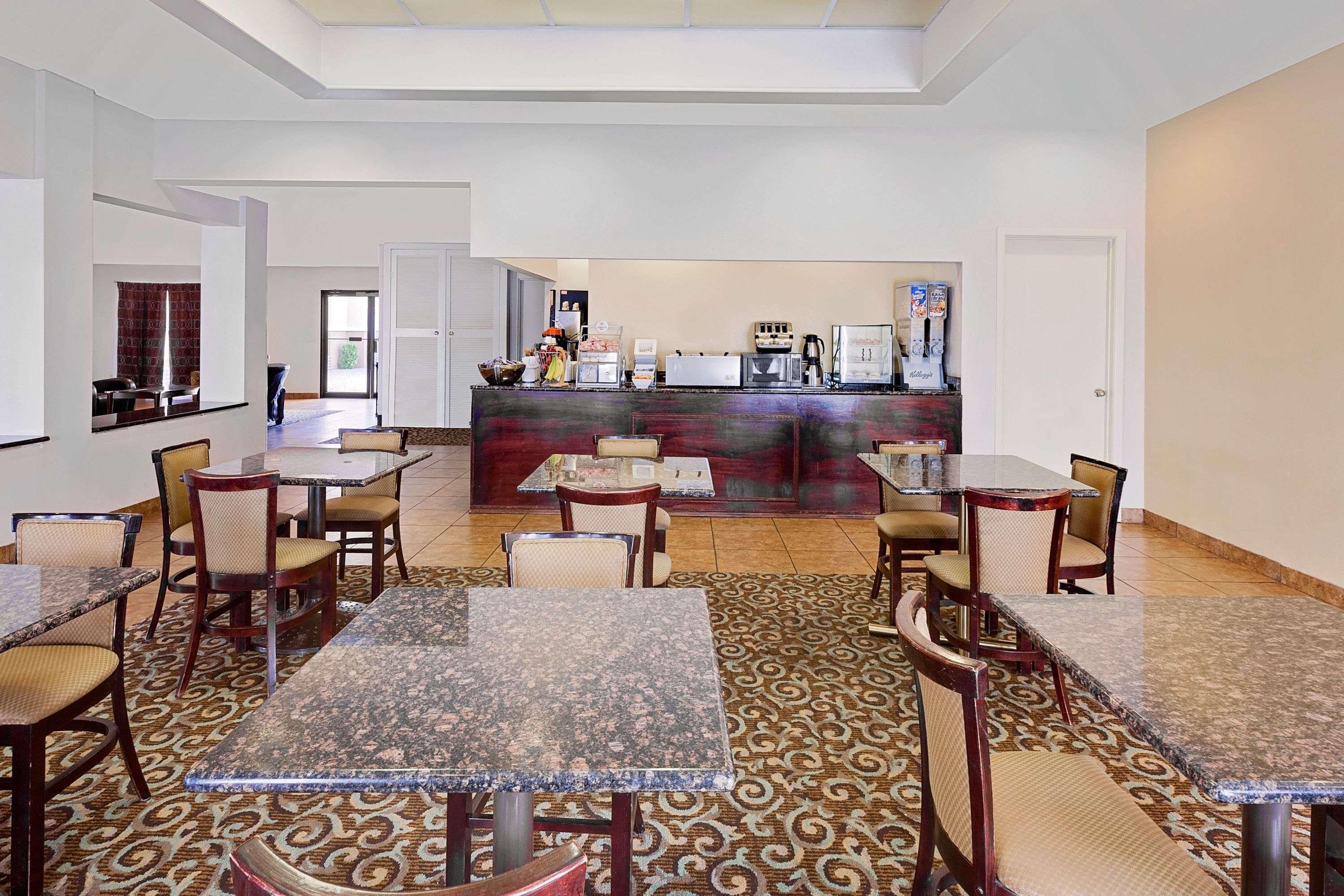 Super 8 By Wyndham Plainview Hotel Bagian luar foto