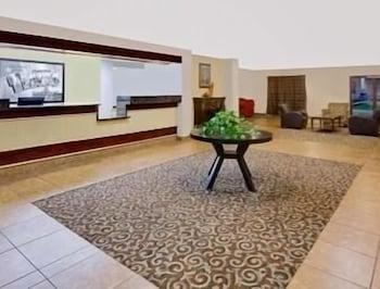 Super 8 By Wyndham Plainview Hotel Bagian luar foto