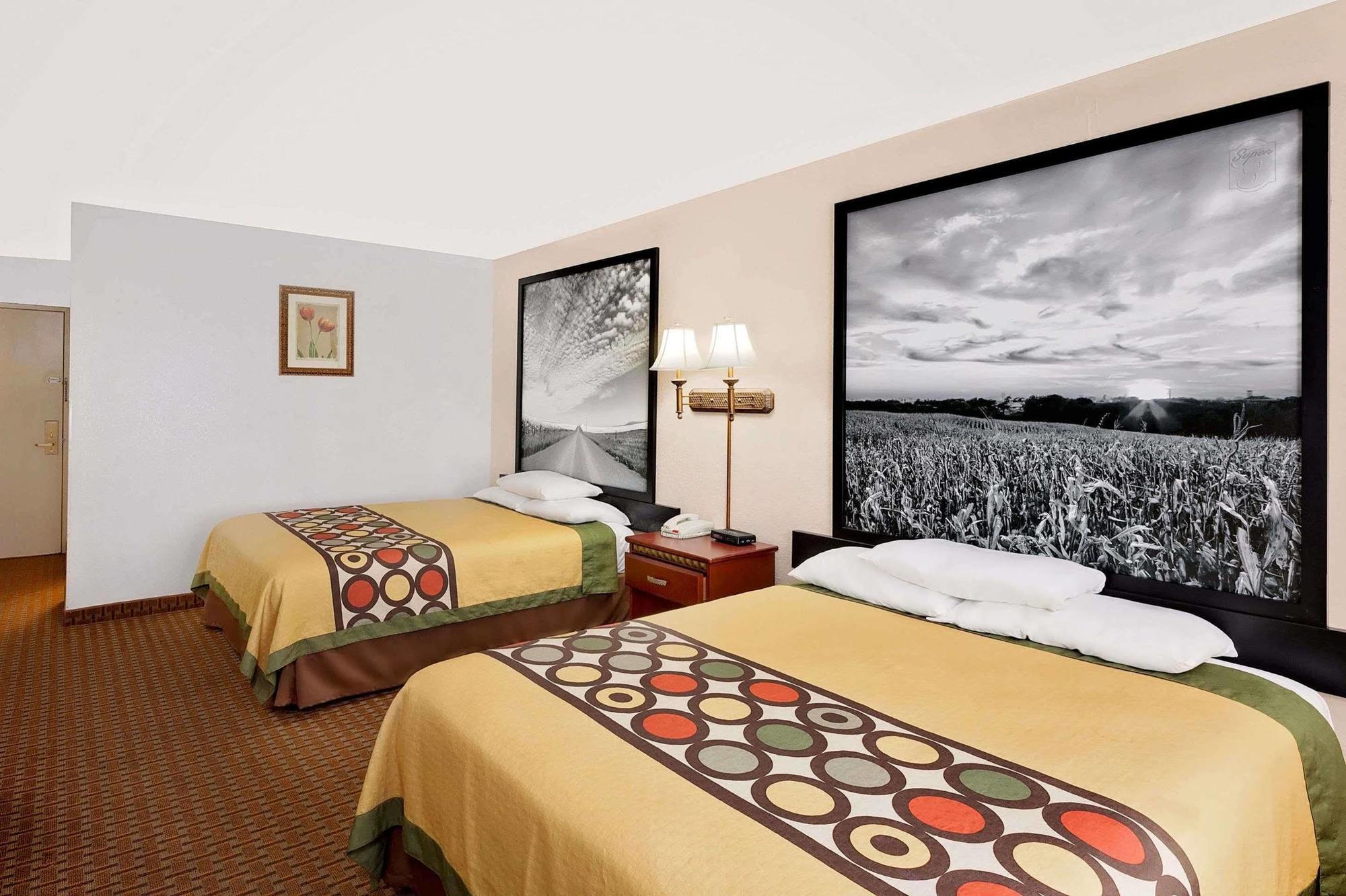 Super 8 By Wyndham Plainview Hotel Bagian luar foto